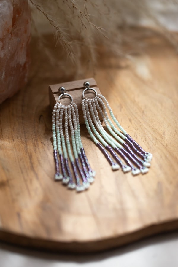 Magnifiques boucles d'oreilles à franges longues avec un dégradé de trois couleurs