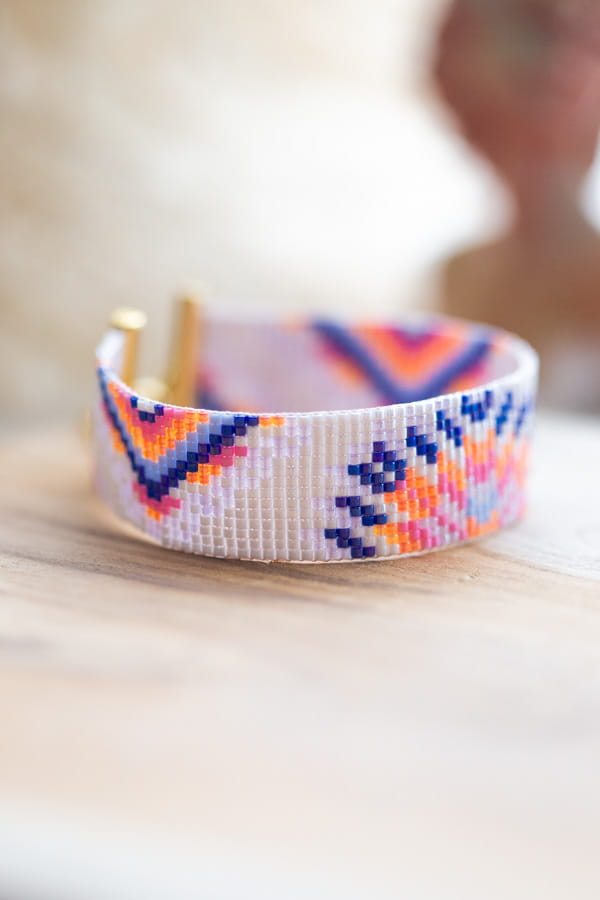 Manchette motif solaire en perles miyuki colorées