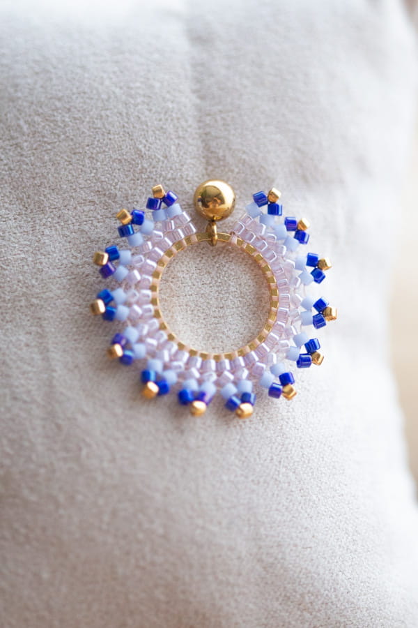 Boucles d'oreilles dépareillées en perles miyuki très colorées